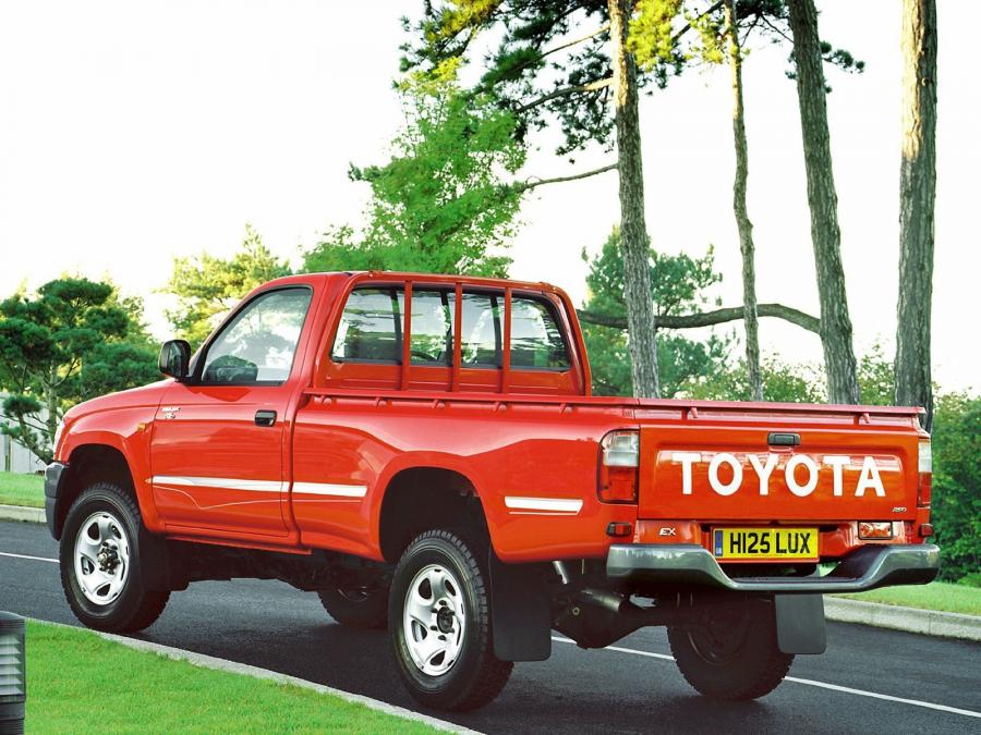  Toyota Hilux Regular Cab 2001 года  (UK) (фото 2 из 4)